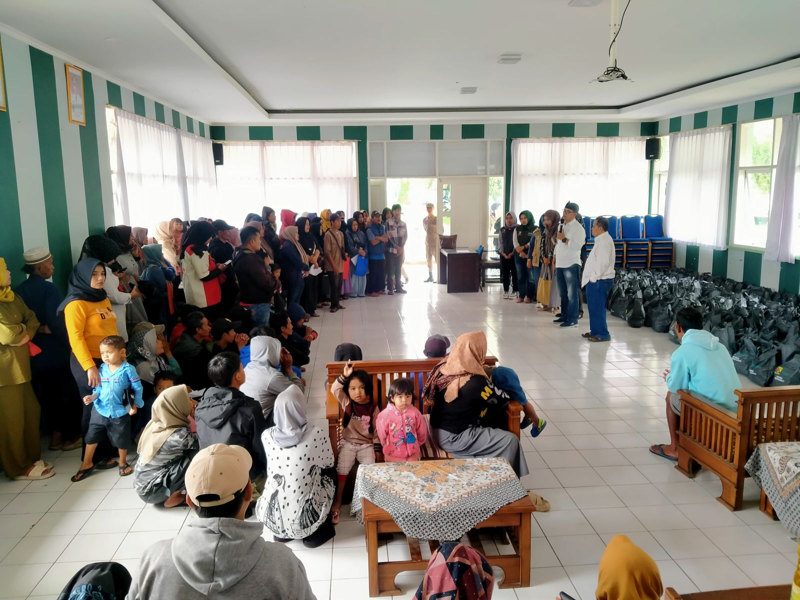 kegiatan-penyaluran-sembako-miskin-ekstrem-beresiko-stunting-tahap-ii-thn-2024