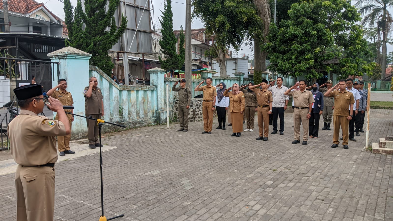 kegiatan-apel-pagi-seluruh-pegawai-kecamatan-ciwidey-3