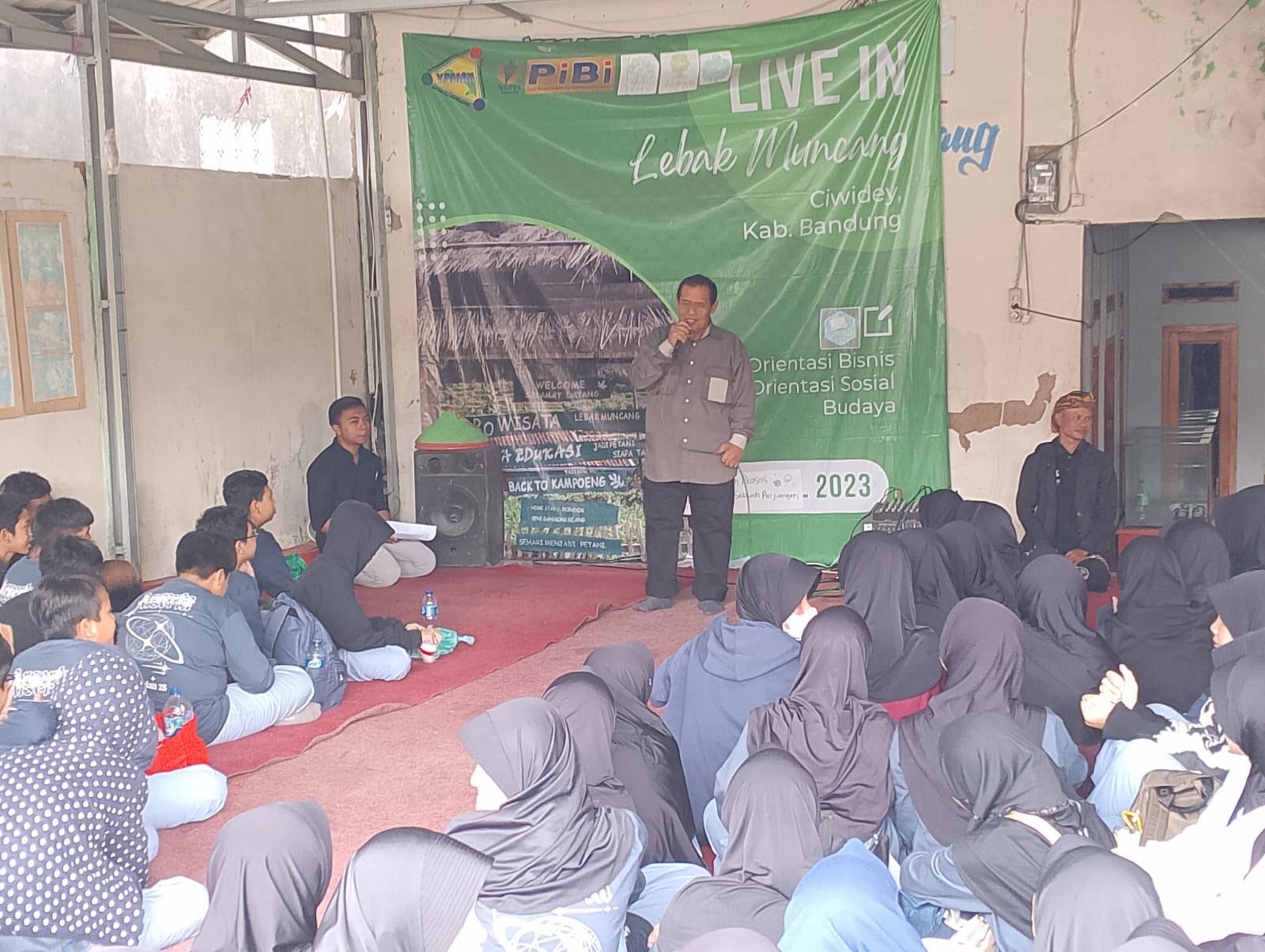 kasi-sosial-budaya-beserta-staff-didampingi-pj-kepala-desa-lebakmuncang-kecamatan-ciwidey