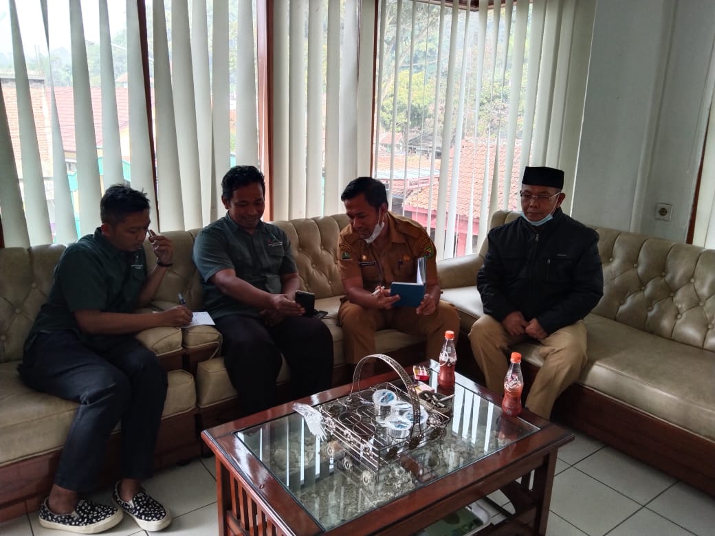 kegaiatan-sekretaris-kecamatan-dan-kasi-pemberdayaan-masyarakat-kecamatan-ciwidey-tanggal-02-agustus-2022
