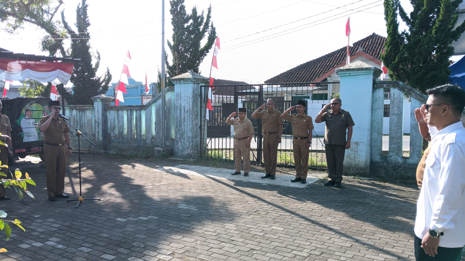kegiatan-apel-pagi-seluruh-pegawai-kecamatan-ciwidey