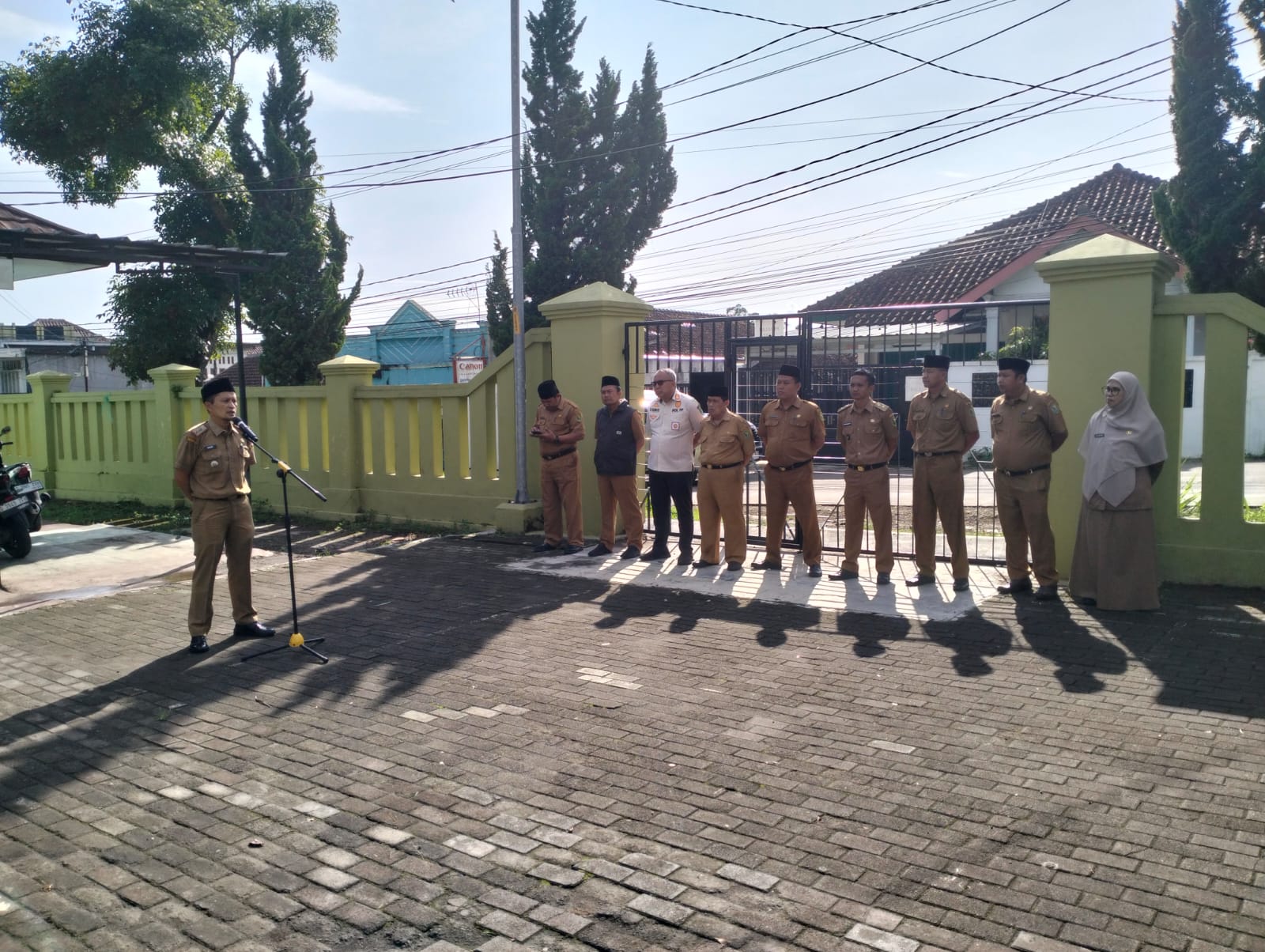 kegiatan-apel-pagi-seluruh-pegawai-kecamatan-ciwidey-4