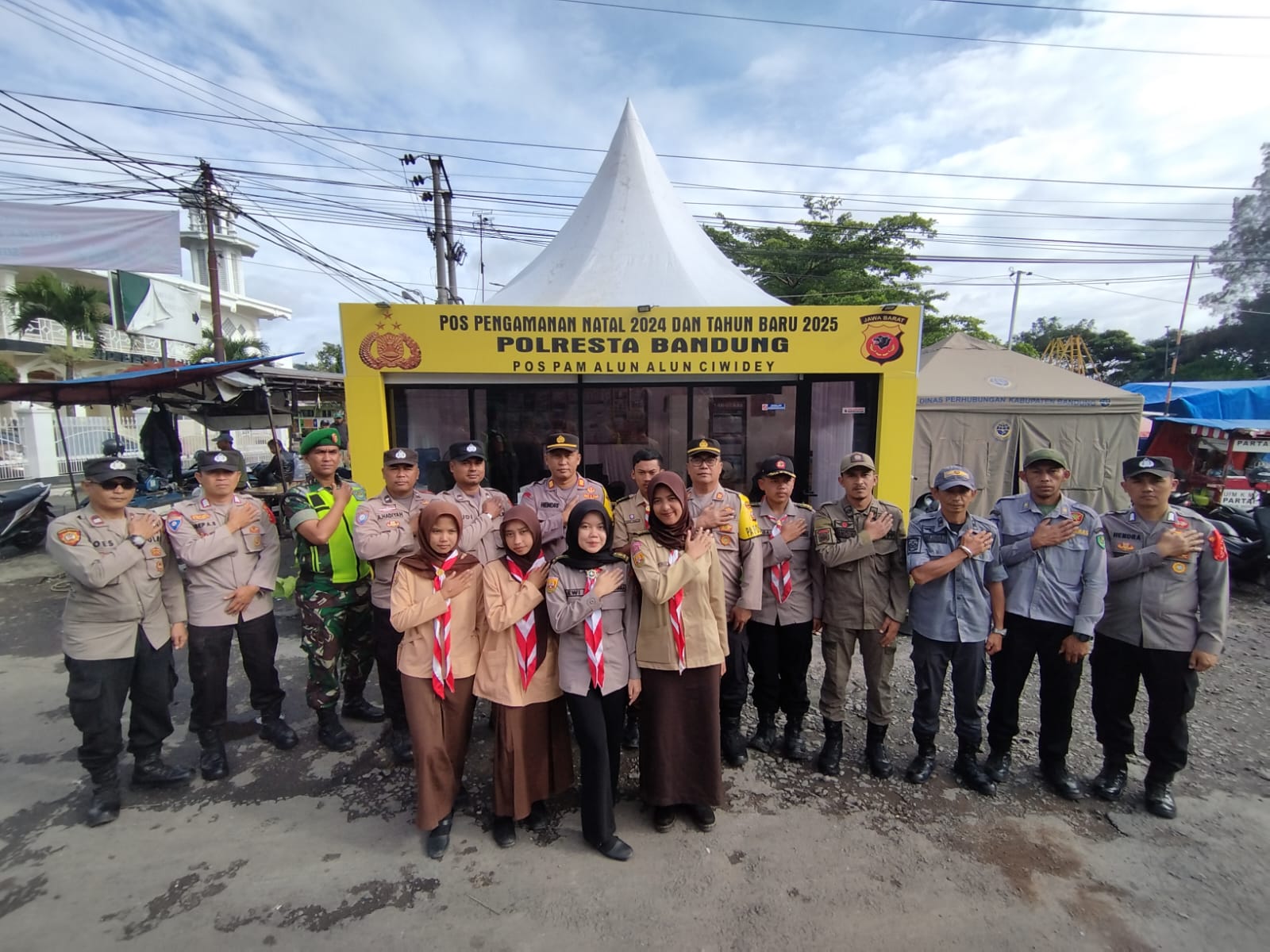 kegiatan-pengamanan-nataru-2023-dari-pos-pam-alun-alun-ciwidey